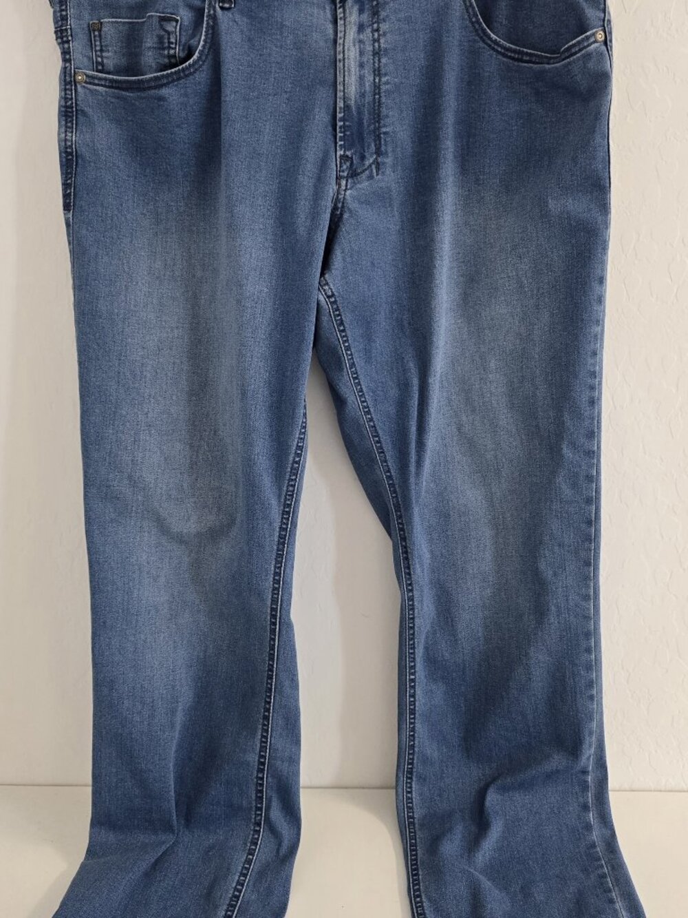 Men's Blue Denim Jeans Medium Wash Straight Leg Buffalo By David Bitton 40x32